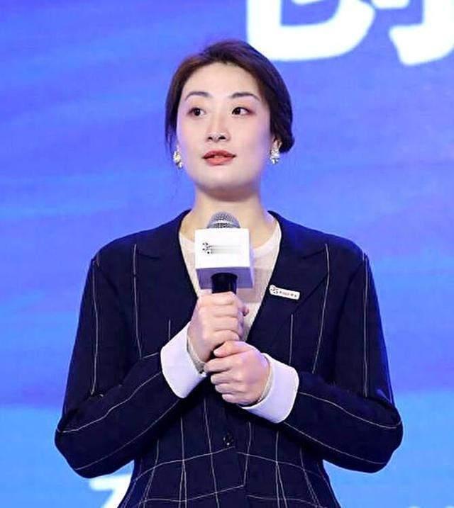 娃小宗，这名字起的，也不知道好不好。市场认可度有多大？能不能复制娃哈哈的成功？拭