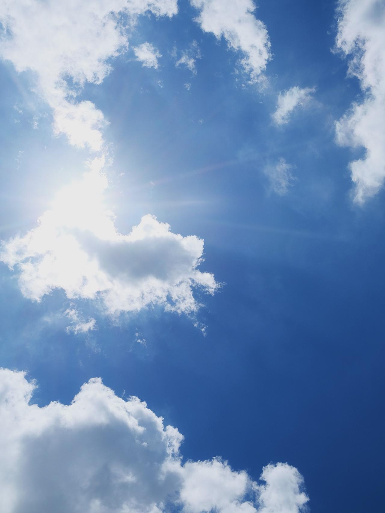 可过俩月就不是那回事了。老公下班回来，我跟他说今天楼下大妈又吵架了，他嗯一声；说