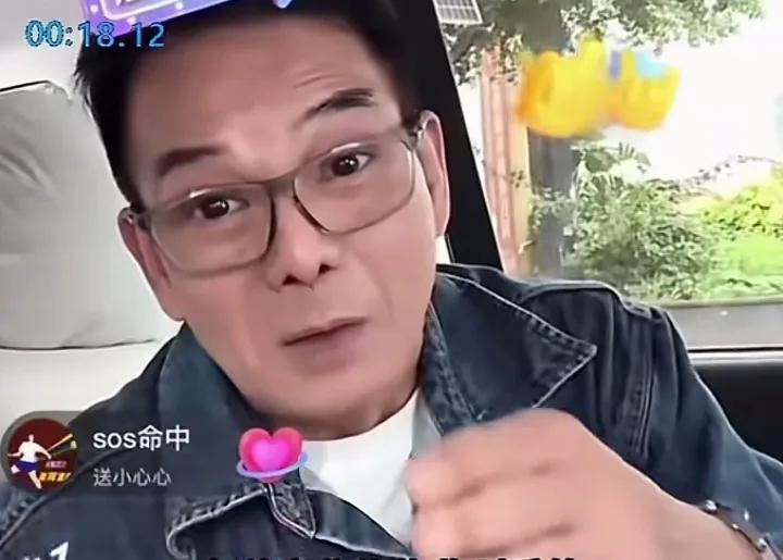 鸠摩智李国麟，终于圆梦了。看着直播间里满屏的礼物，和近上亿的点赞量，李国麟懵住