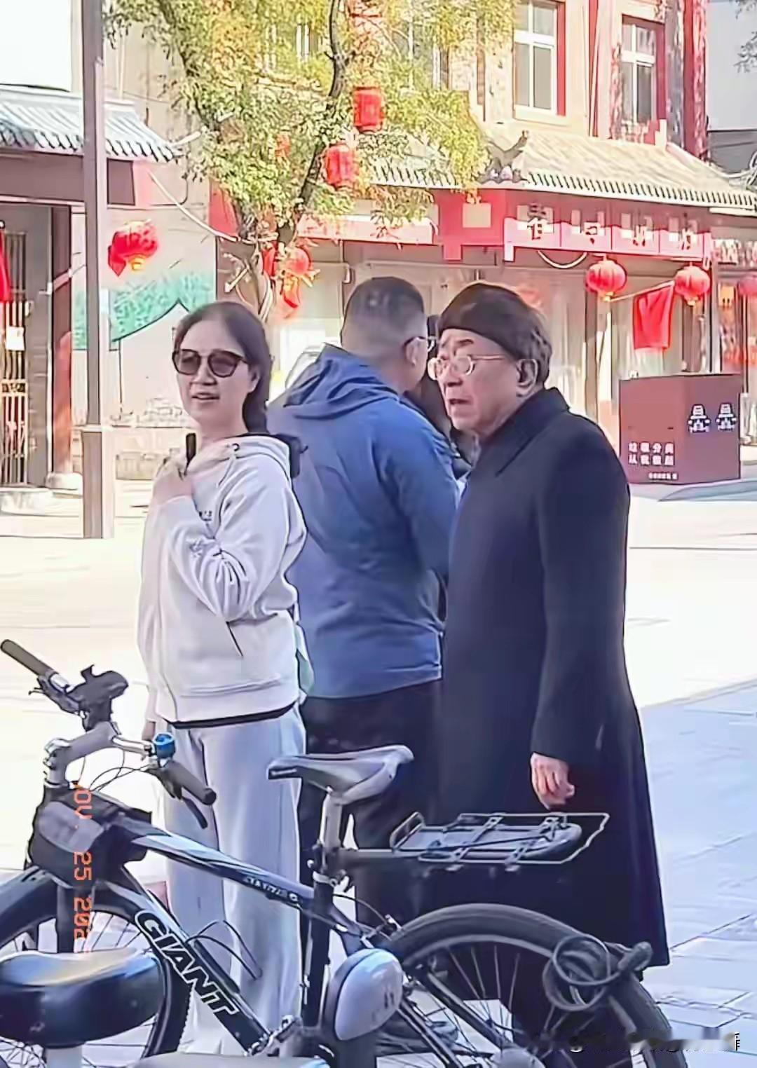 好久未见余秋雨再见已是八十岁[祈祷]