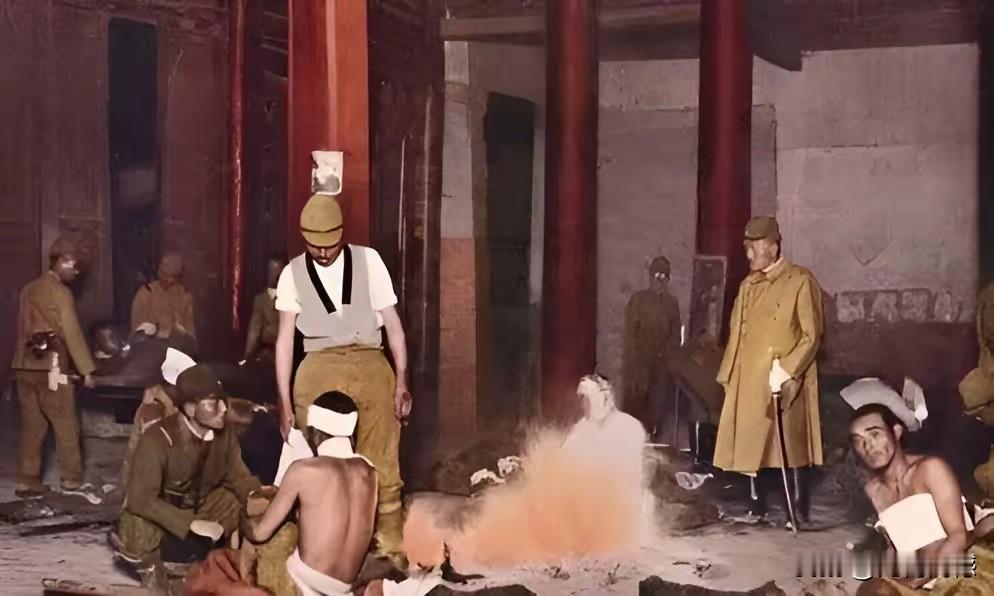 在日本鬼子侵略我们的时候，画面中的这些日本鬼子，把这个古建筑当成了医院，在这里对