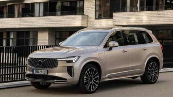 全新沃尔沃XC90来了, 外观内饰大变样, 456马力5.4秒破百, 能成?