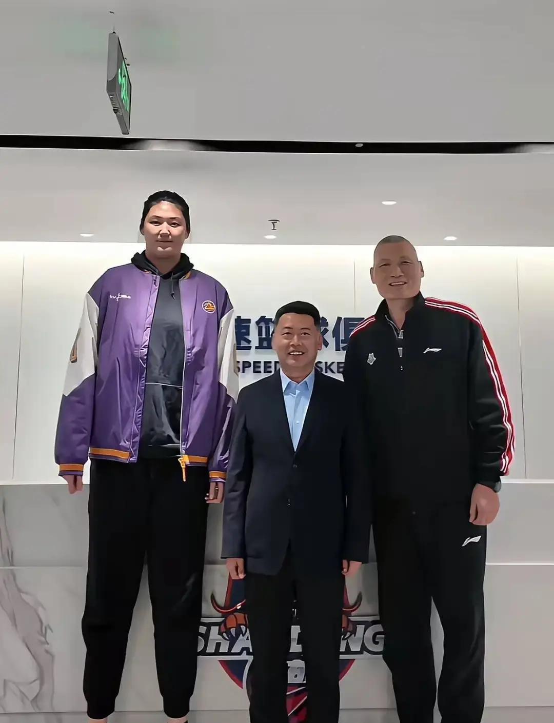 首秀推迟2天，票却抢疯了！1月6号临沂奥体，张子宇第一次打成年联赛。门票刚