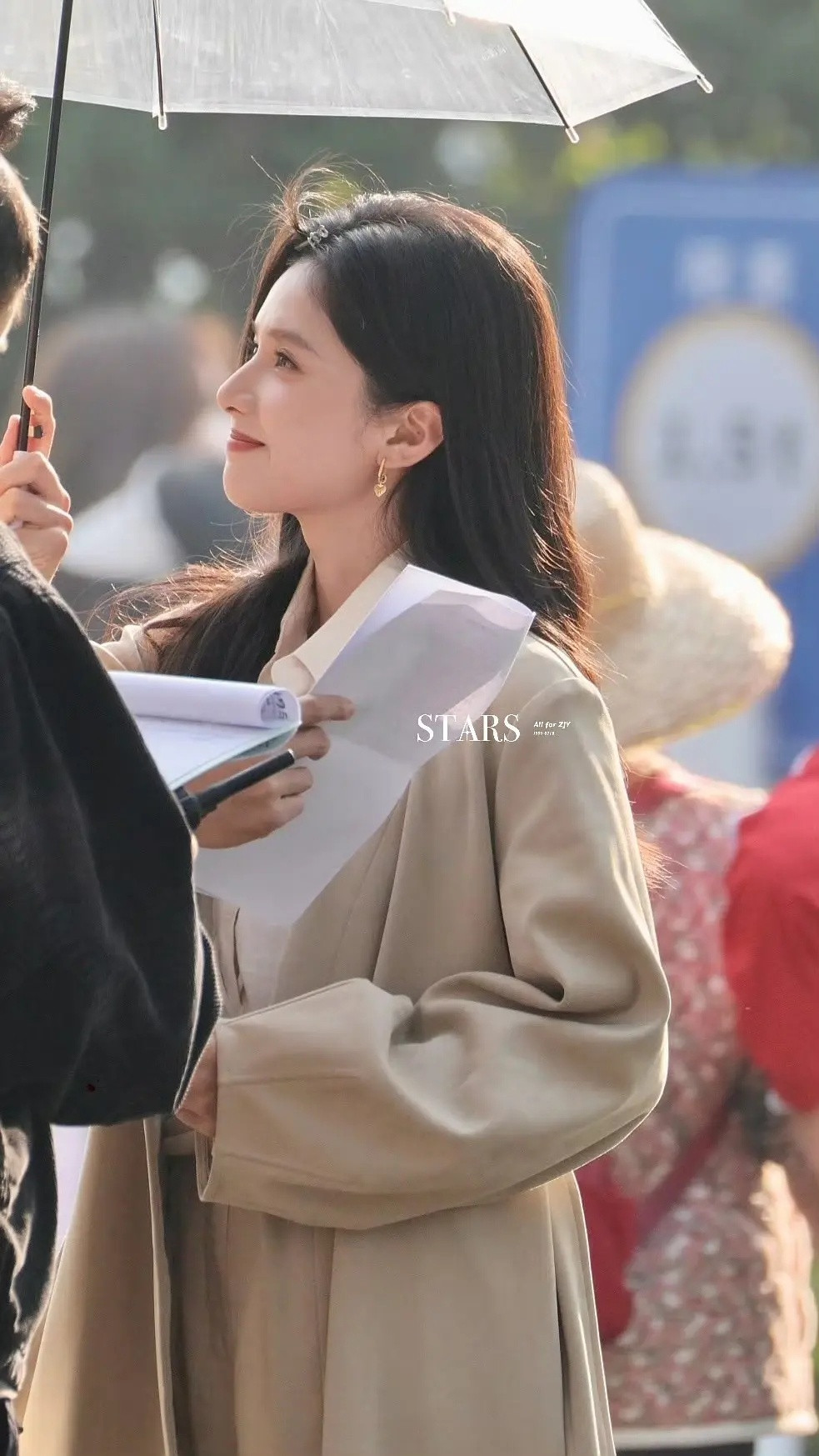 这个菜市场路透越来越不错了啊张婧仪很适合大气一点的风格任冬雪好美啊