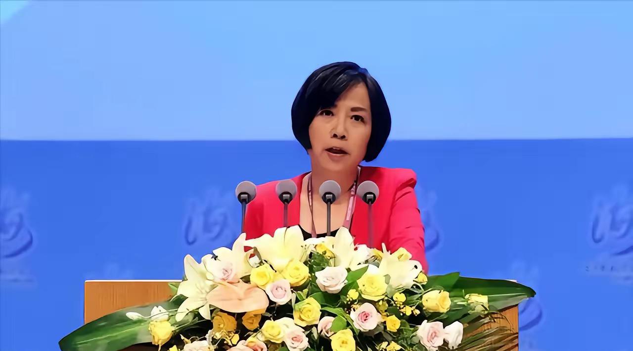 黄智贤喊了这么多年"统一"，最后大陆自己把她请出局了。不是因为她说错了什么，而是