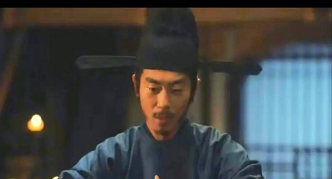 朱亚文在剧里喊了一声“小乙哥”。弹幕瞬间炸了。柴荣行二，按规矩该叫二郎，怎么能