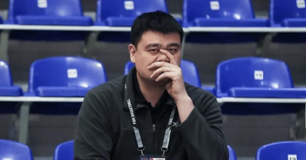 姚明口碑重大反转，中国男篮再收好消息，球迷排队道歉自从姚明卸任中国篮协负责人的