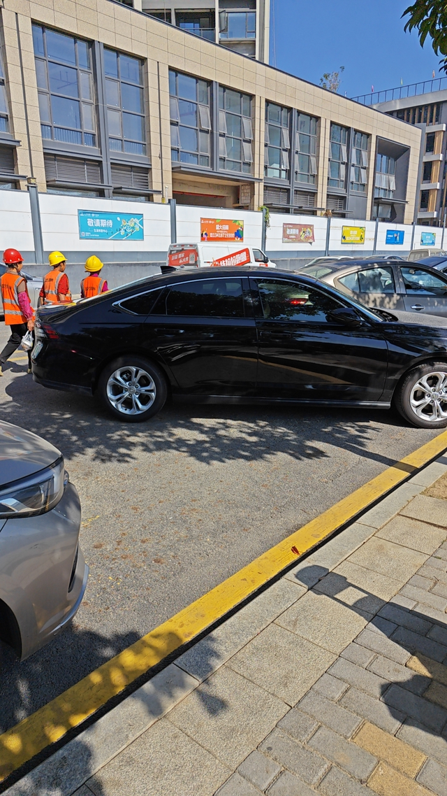 11代雅阁真实使用体验沟通缺点:1，内饰异响，目前还没有加装过电子配件等，甚至