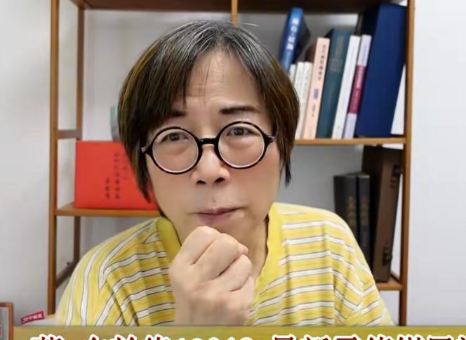 难怪被馆长称为“青鸟女神”。黄智贤在节目中公开表态，称青鸟不是坏人，反对把青鸟