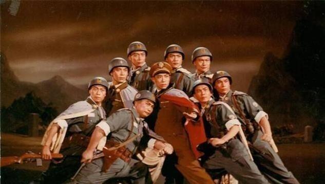 1964年，毛主席去看望抗美援朝中奇袭白虎团的英雄排长，发现对方还只是副连长，甚