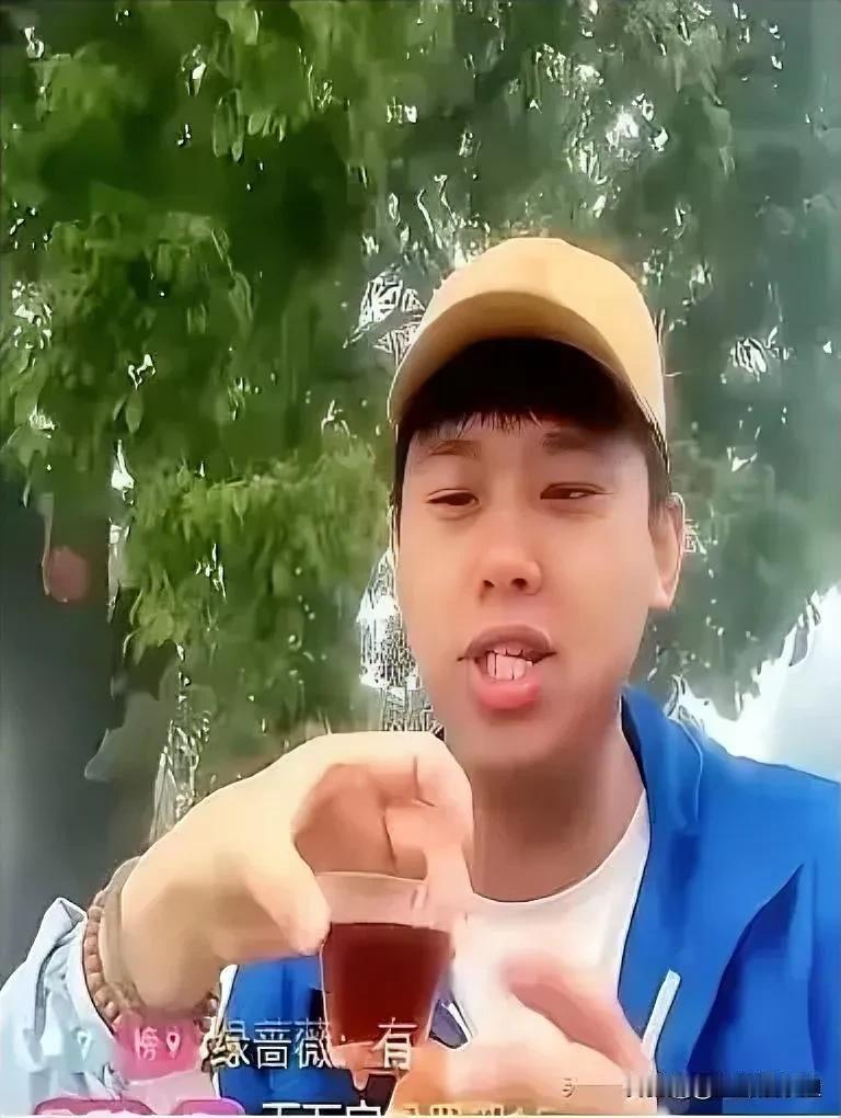 葛思琪真有意思！昨天他扛着设备在金宝山蹲守一整天，目标锁定具俊晔，结果从日出等到