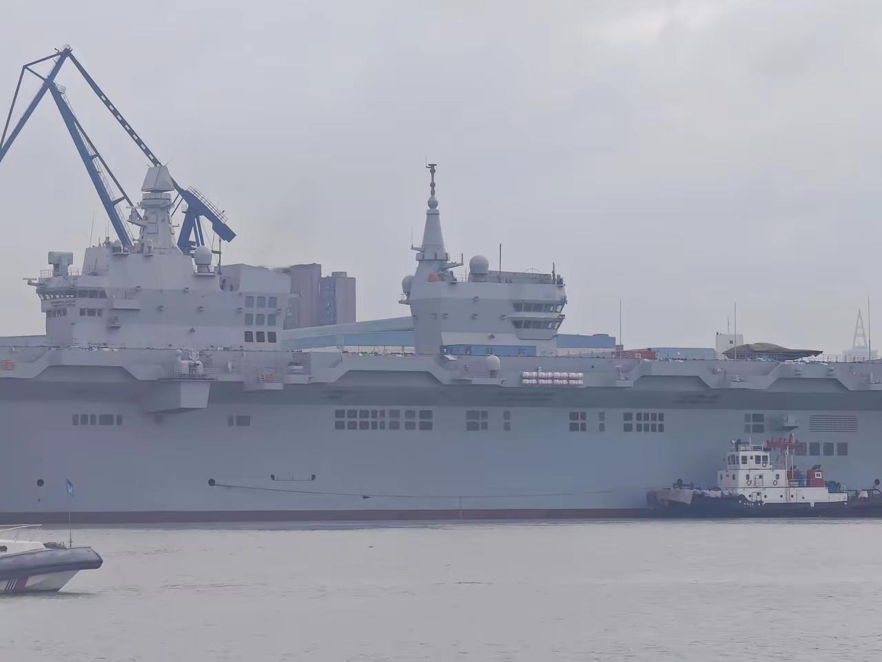 今天（12月29日）上午可太让人激动了，我国自主研制建造的首艘076型