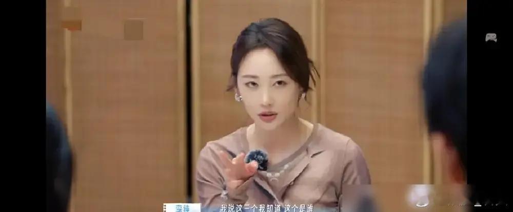 李纯爆料，马頔知道她单身后，开口第一句就把她干懵了：“咱俩，先从朋友做起。”接