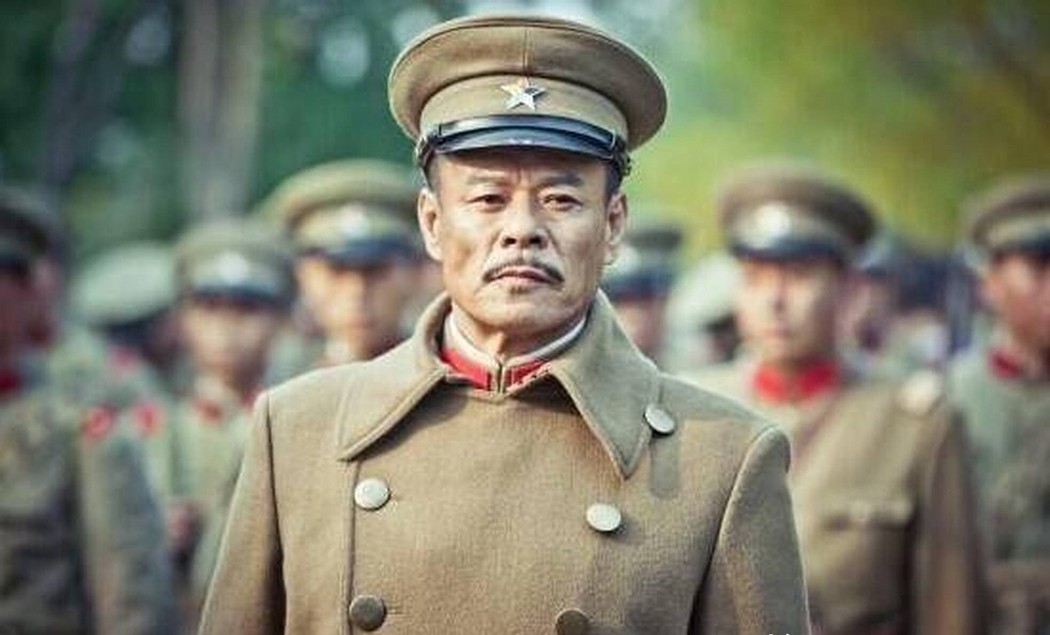 1925年11月21日，郭松龄起兵反奉，下令将拒绝参与的四个师长及三十多个军官枪