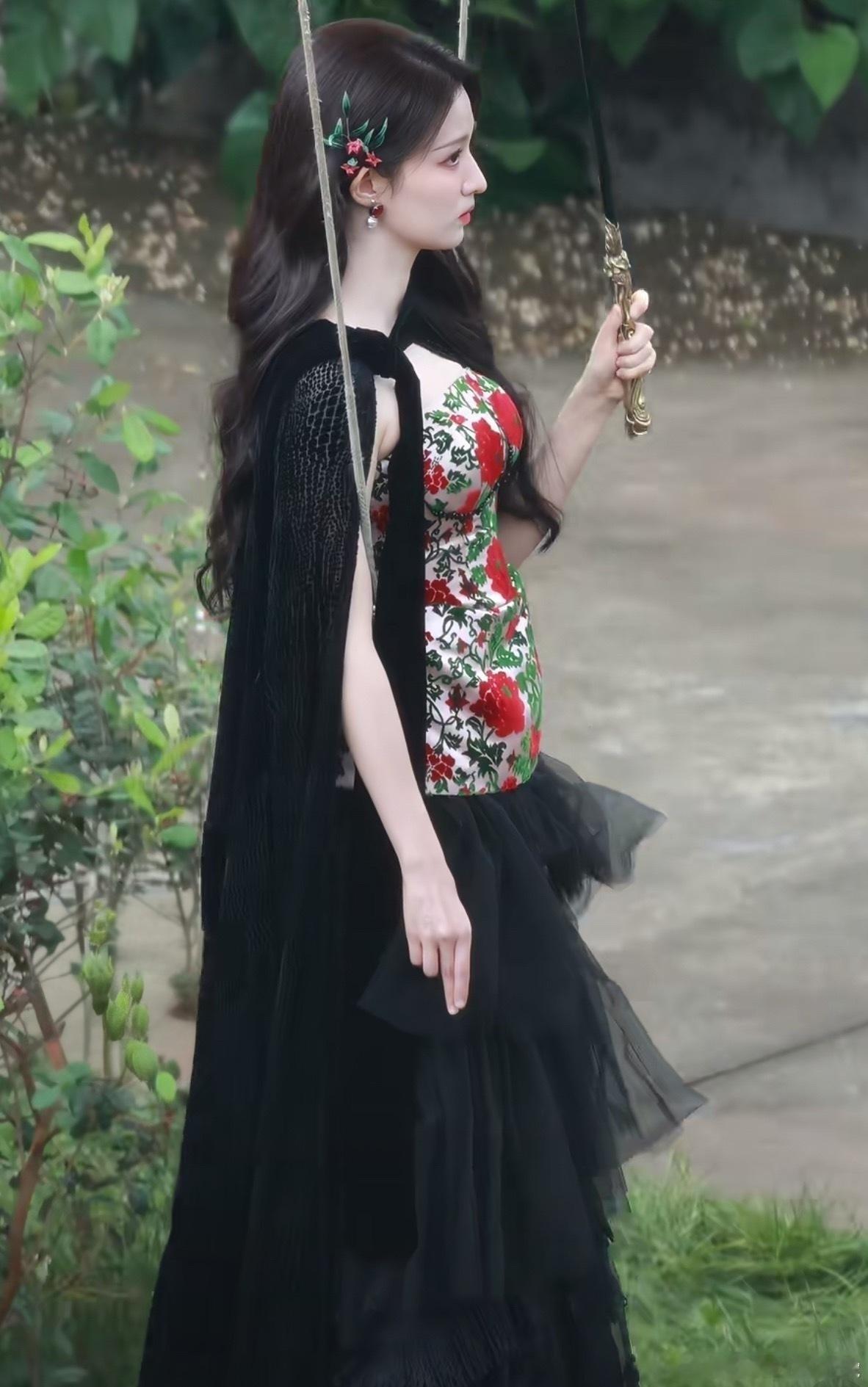 在拍《浮生》的王楚然被审判身材臃肿，只能说这些娃儿太年轻。
