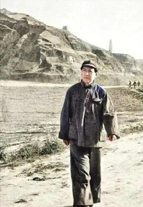 想来谁有毛主席难？看到下面这段话后，让人瞬间泪目！毛主席曾这样说道：我们