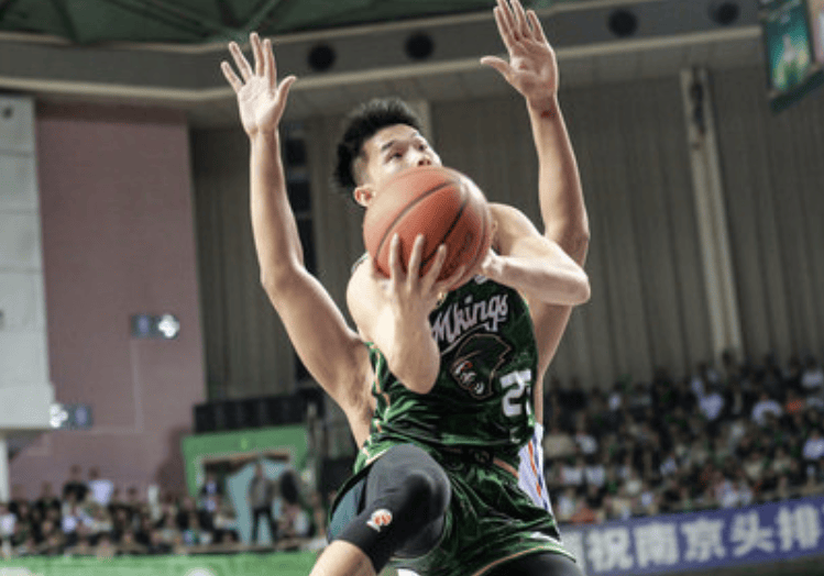 林葳: NCAA教练团队承诺会把我带到NBA, 这是最打动我的一点