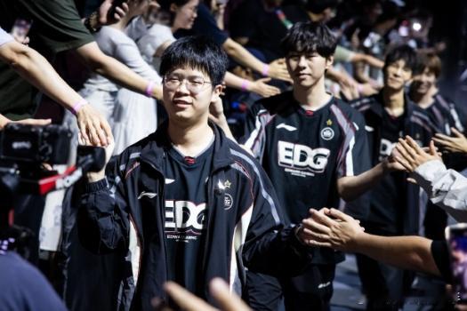 LPL骑士之路全是恩怨局，如果骑士之路能看到WBG打EDG，以及iG打JDG，我