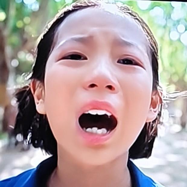 《主角》里胡三元被炸伤痊愈出院，被公安带走前这一段太催泪了。何大锤跑回剧团拉着易