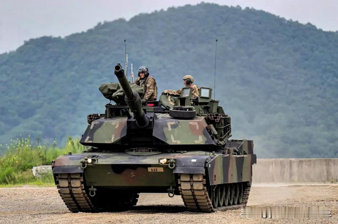 根据白宫2019年批准的一项军售协议，蛙岛从美国购买了108辆M1A2T“艾布拉