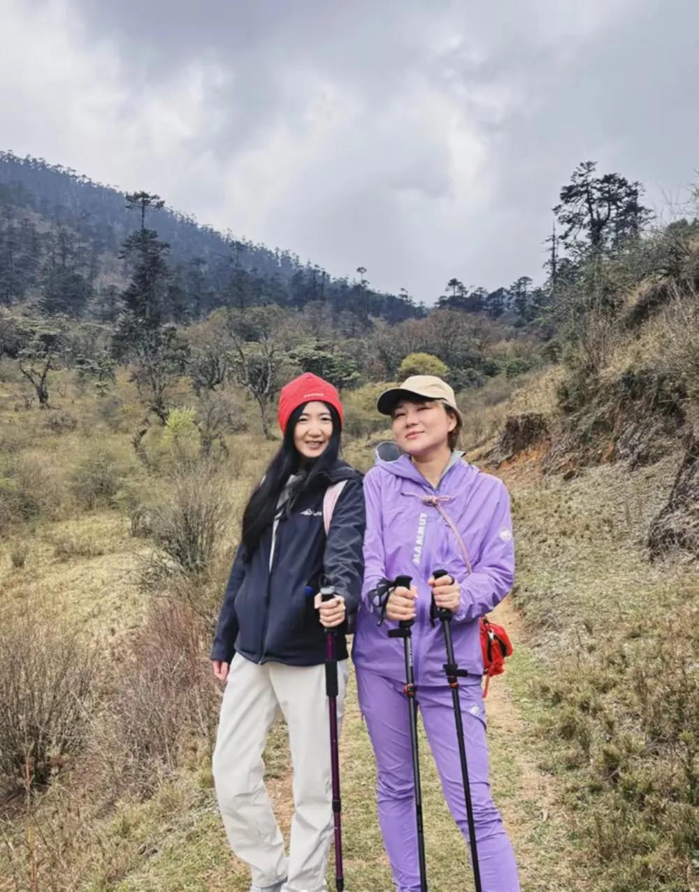 杨天真章泽天同框，她们是什么关系呀？原来，她们是相识多年的好朋友，怪不得一起