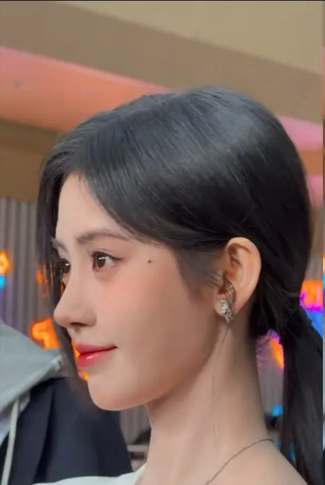 陈都灵vs鞠婧祎，谁的皮肤状态更好？