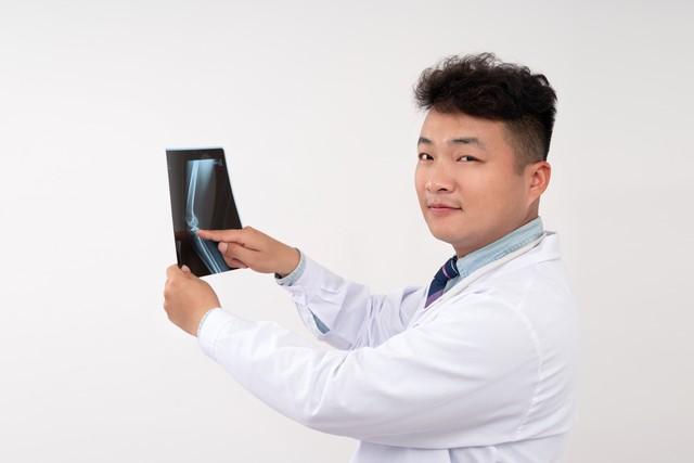 哈工大解剖100名糖尿病死者，吃惊发现易患糖尿病的人，有3大恶习血糖失控