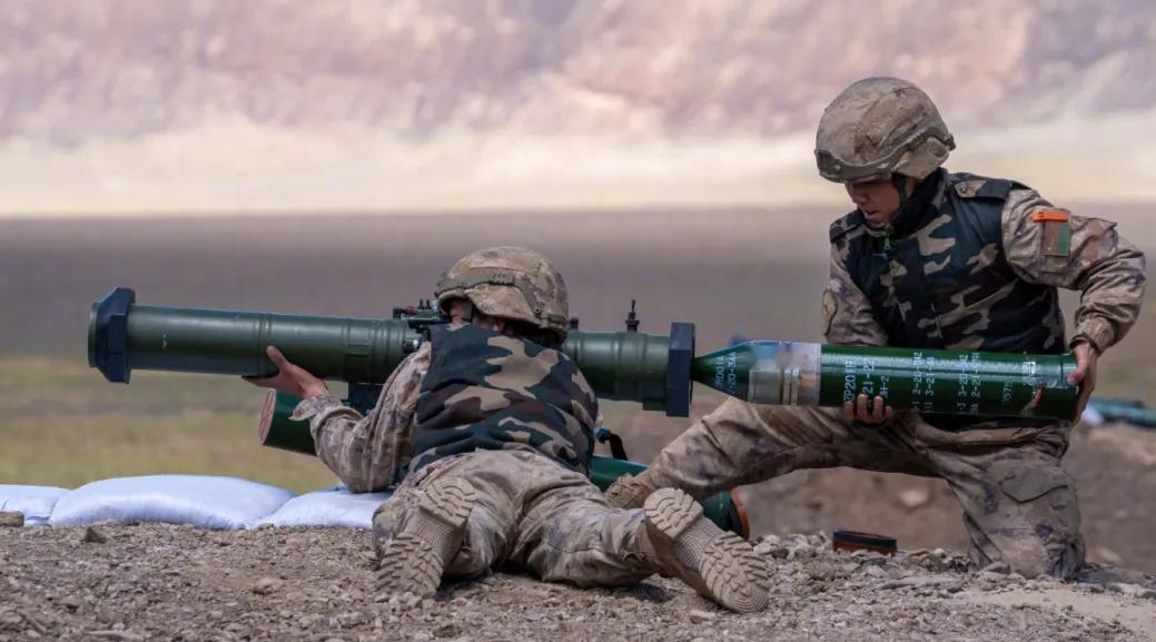 98A式120毫米反坦克武器虽猛，但是太笨重了2026年春，某地组织了一次步