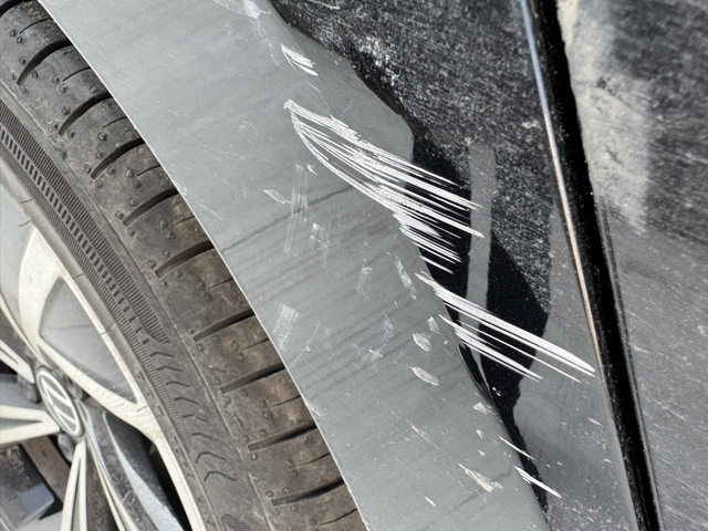 剐蹭不处理会生锈吗刮到水泥墙了这种不处理可以吗？