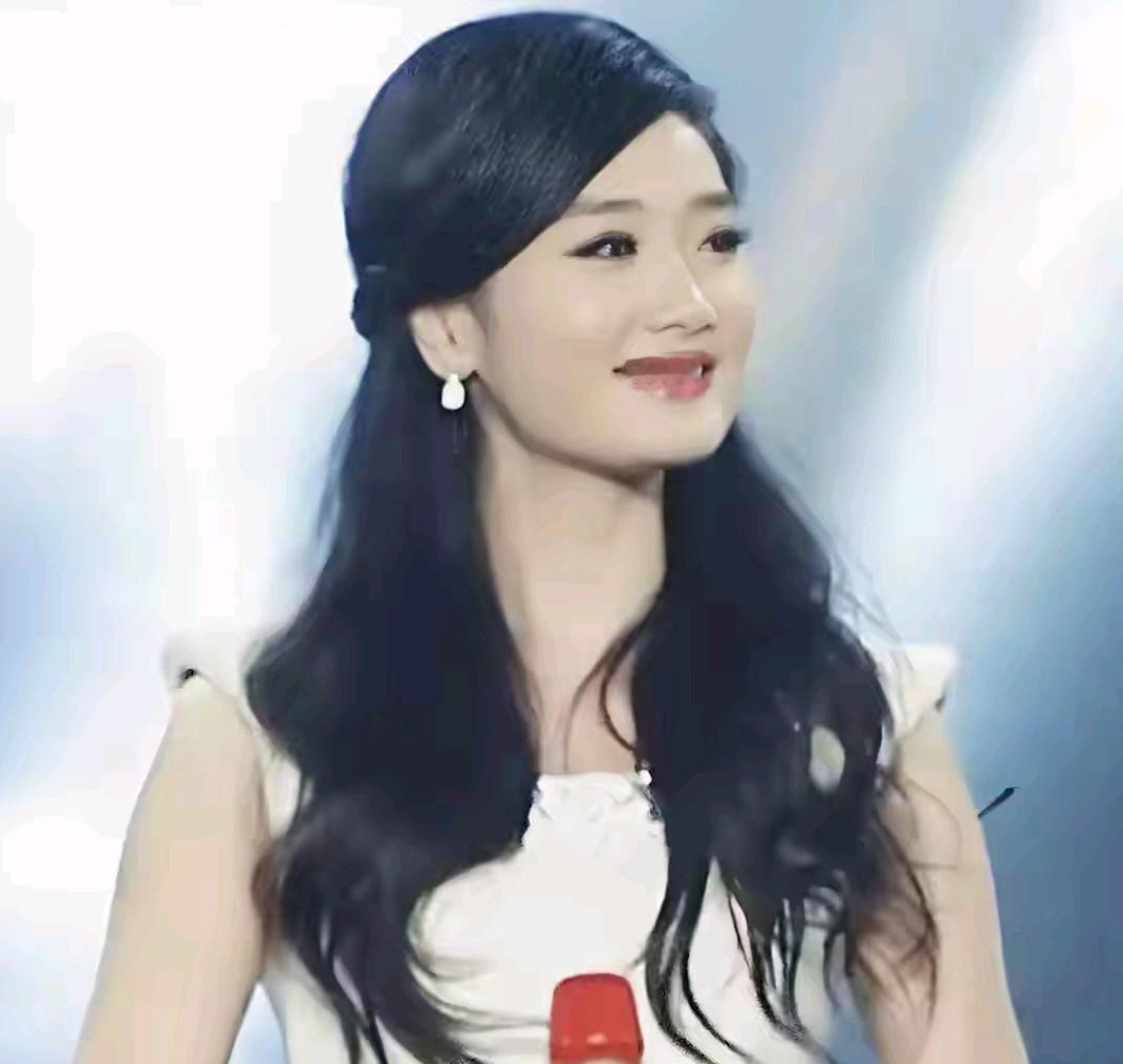 我要是娶媳妇就娶玲花，这样的高端大气上档次，不会去曾毅那样的老婆。玲花真的甩曾毅