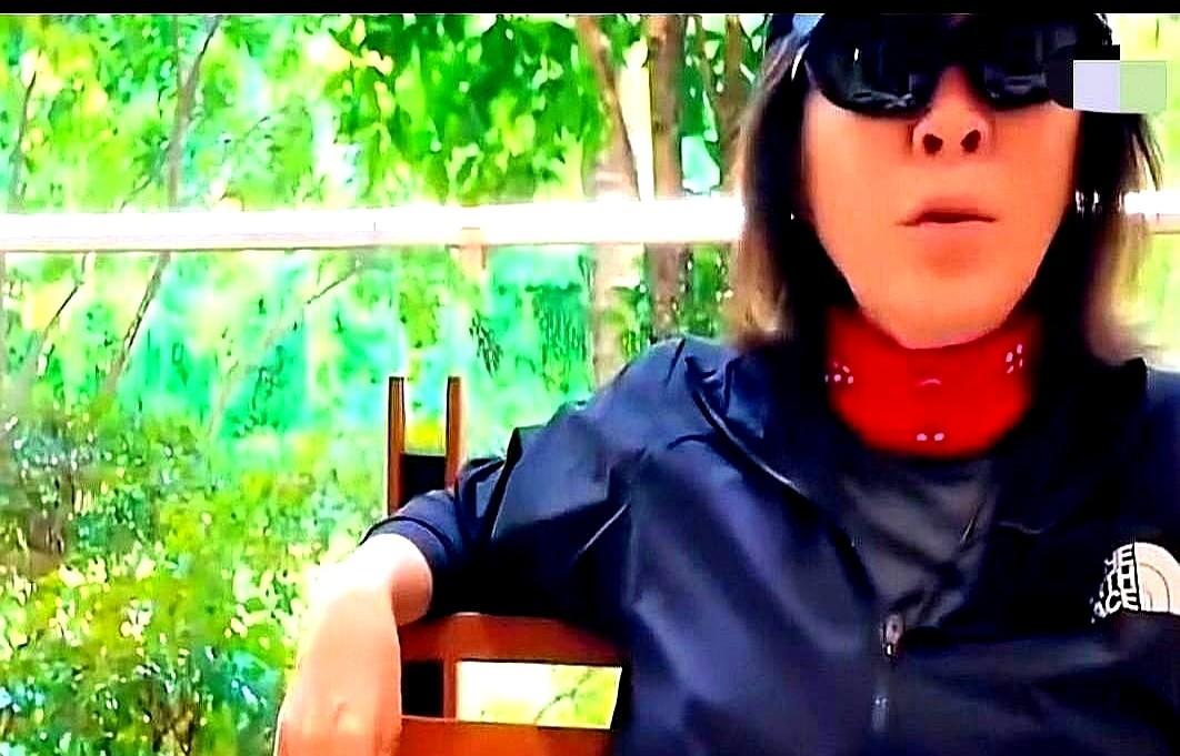 跟烂人掰扯，你就输了。因为你的时间比他的贵。刘晓庆在片场被人当众挑刺，她怎么