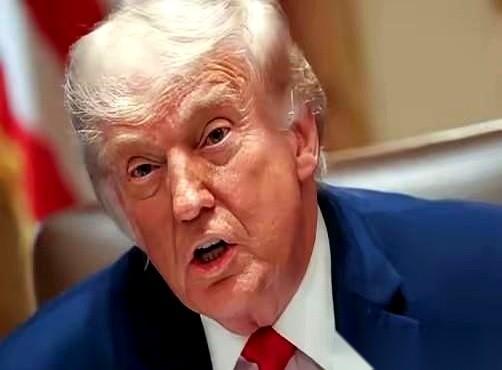 伊朗一出手，就扔出两记“王炸”，直接把牌桌掀了。第一炸，谈判团队的门“쾅”地一