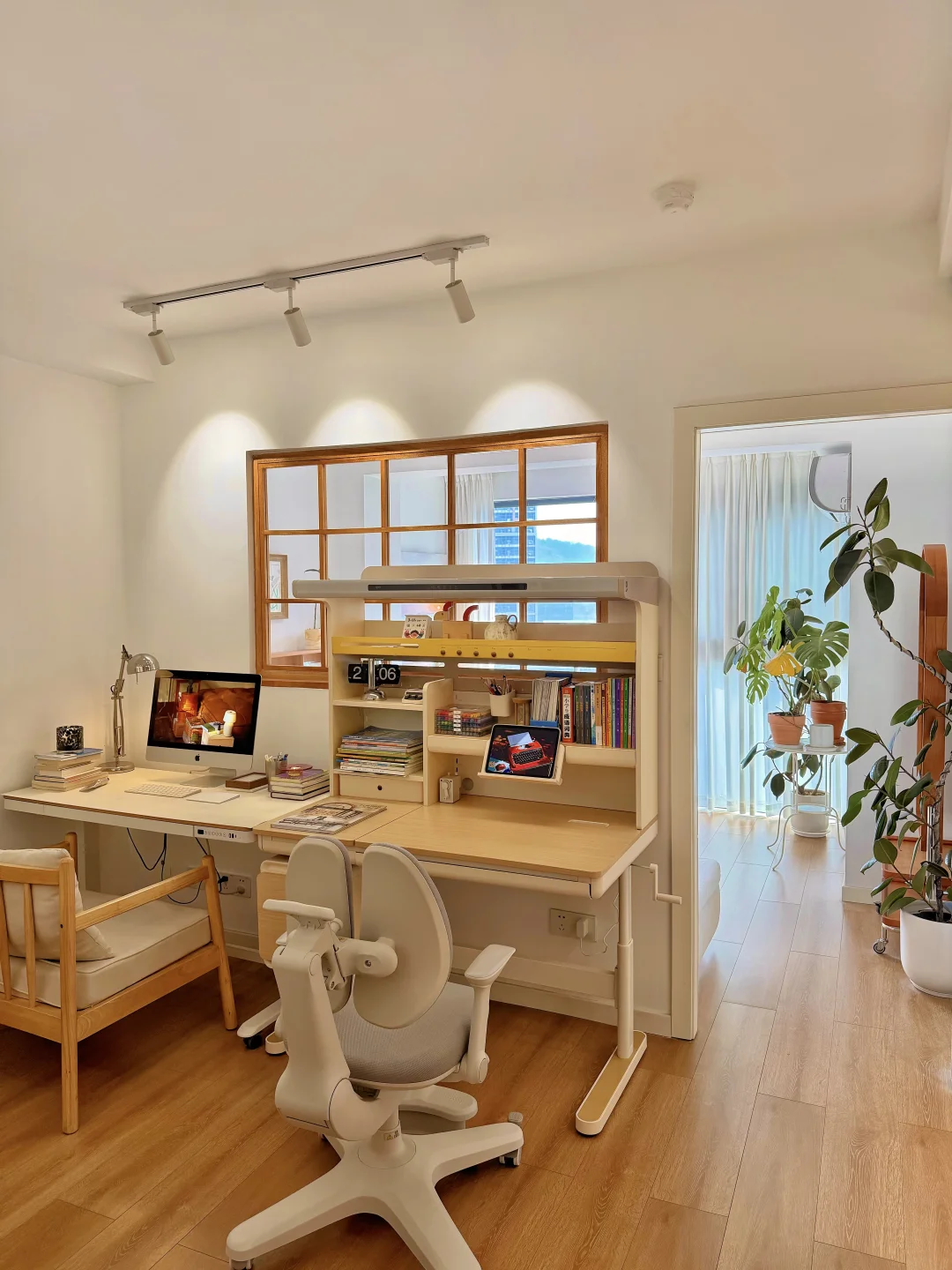 终于找到了！9平客厅书房的学习桌搭子！