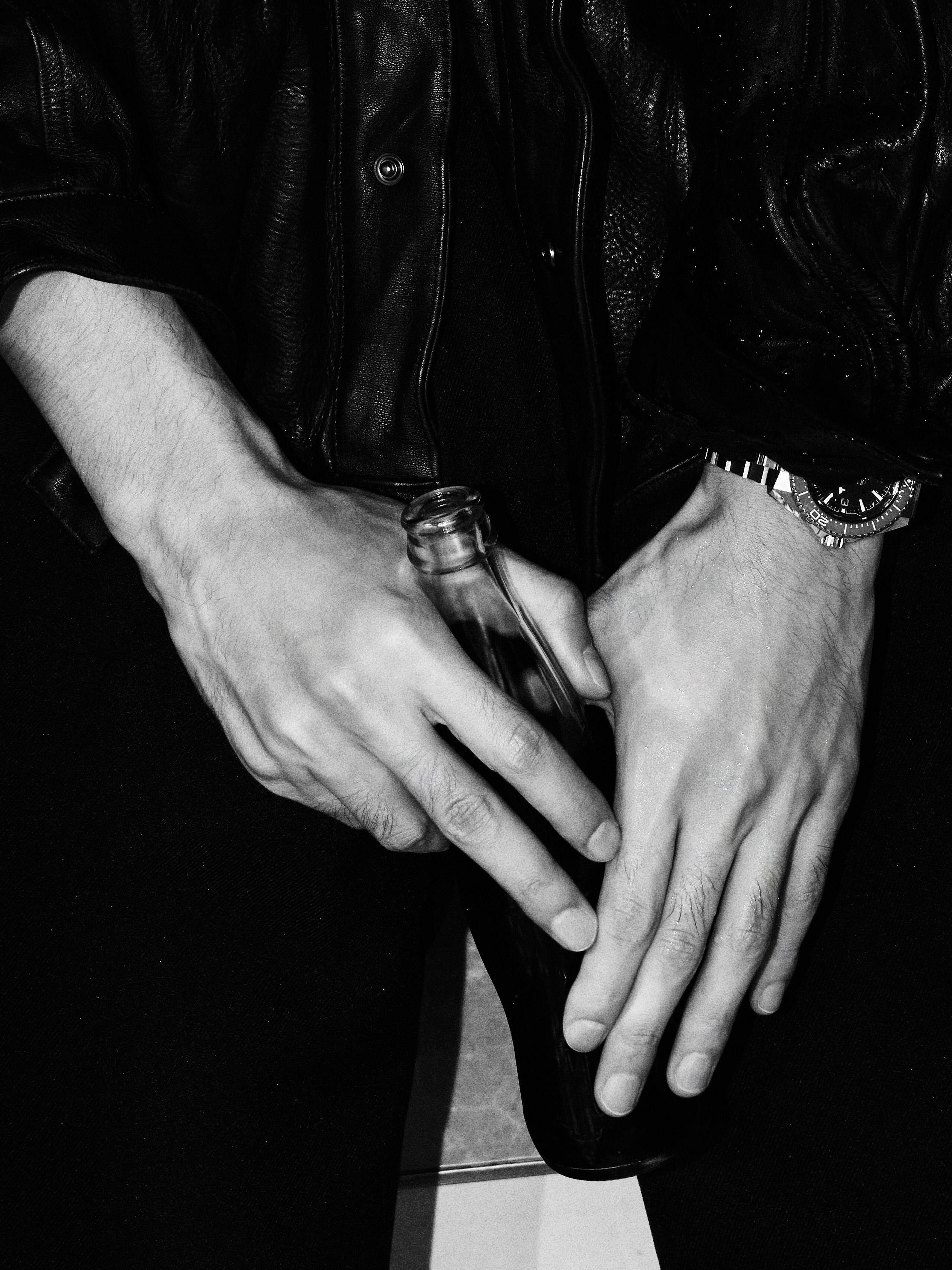 威龙的腰威龙的手威龙好脸宋威龙腹部线条宋威龙黑白胶片