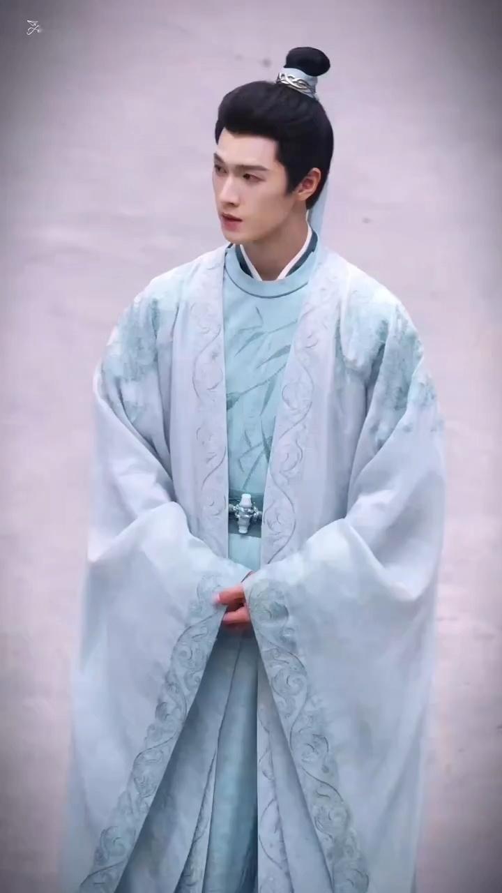 清俊儒雅书生气，好温柔啊小林朗月入怀，青竹具象化超适配他李昀锐尚公主蓝衣