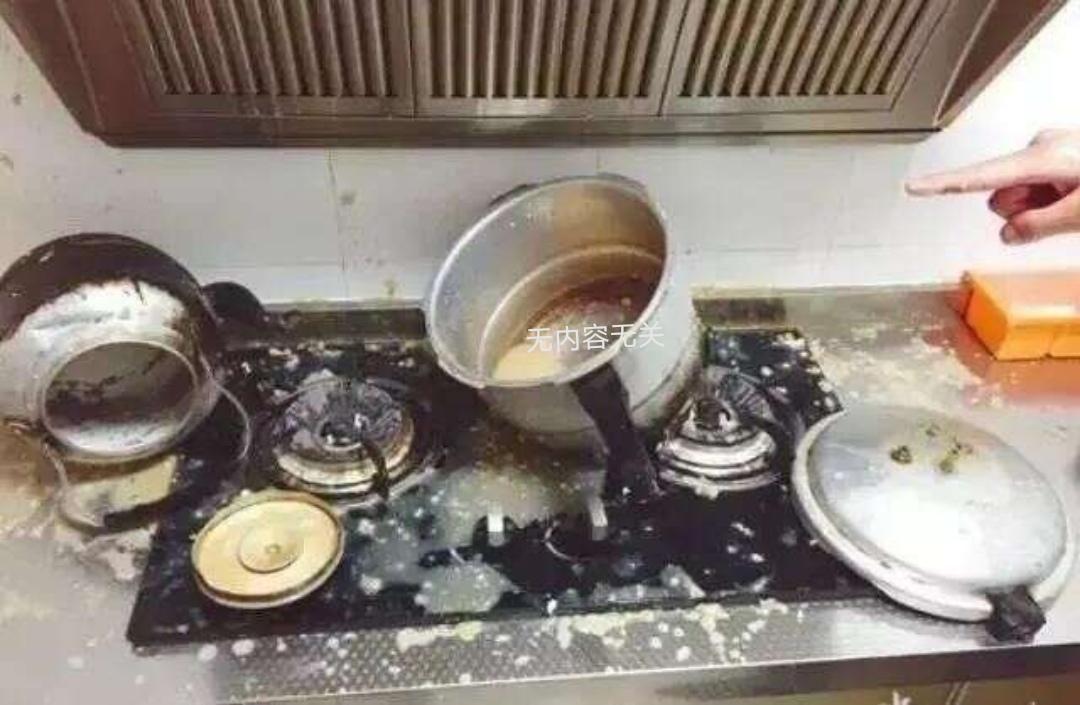 惊险！宜昌男子煮羊腿操作不当，致使高压锅爆炸，我觉得安全常识必须知道湖北宜昌男