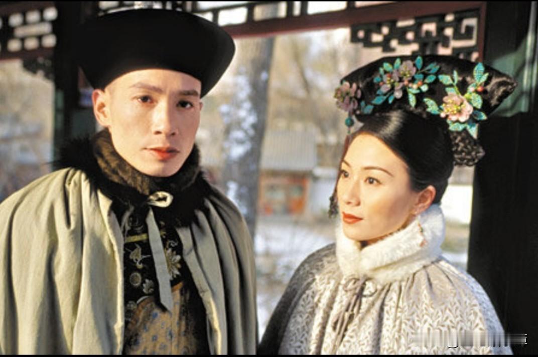 《金枝欲孽》:孔武娶谁更幸福，如妃还是安茜？首先，安茜有十几年宫女工作经验，