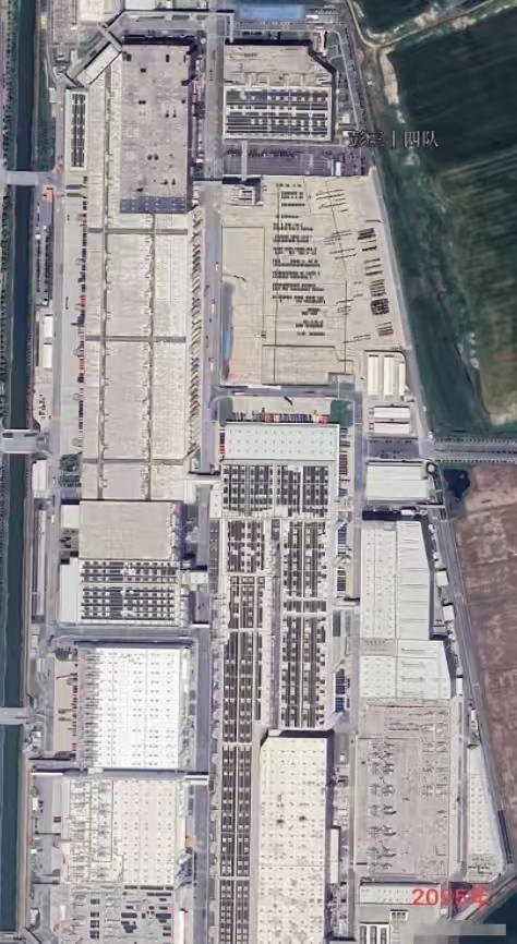 上海特斯拉超级工厂，占地1290亩，当时以市场价的10%卖给特斯拉，还为特斯拉提