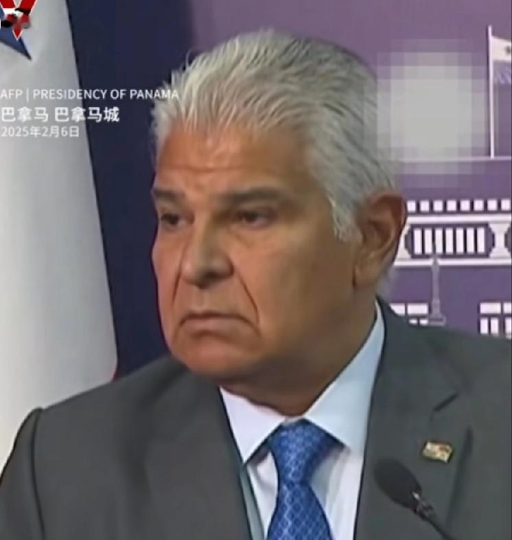 巴拿马中巴公园，被女市长佩尼亚尔瓦强拆，总统穆利诺假惺惺地说，下令原址重建！这不