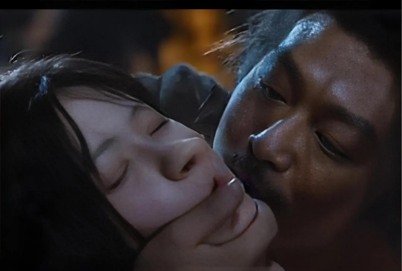 但凡是个女演员都拍不了这种戏吧？也难怪赵露思得抑郁。这圈子里，好多人都遇过这