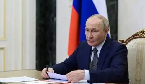 俄中之间的石油交易，突然爆出个大新闻，有贸易商偷偷透露，俄罗斯给中国的石油价格，