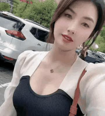 美女说得太对了，满是见过世面的样子