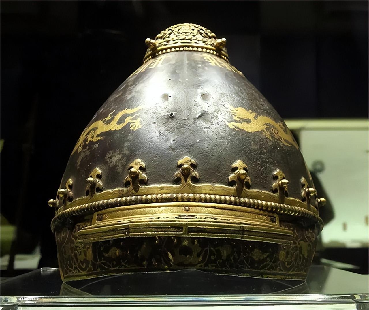 一次，马未都去洗浴中心洗澡，看中了大厅的一张黄花梨床，他赶紧问老板：“老板，这床