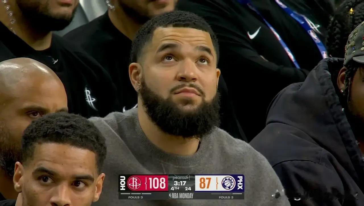 火箭超级控卫范弗里特真是太会说话了！最近范弗里特在节目中聊到了火箭目前的阵容，他