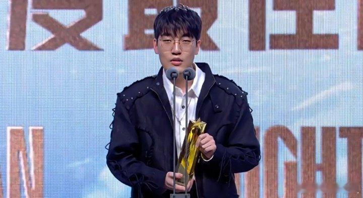 Tarzan最大赢家AL获年度最佳俱乐部Tarzan是第六个获得年度最佳的外