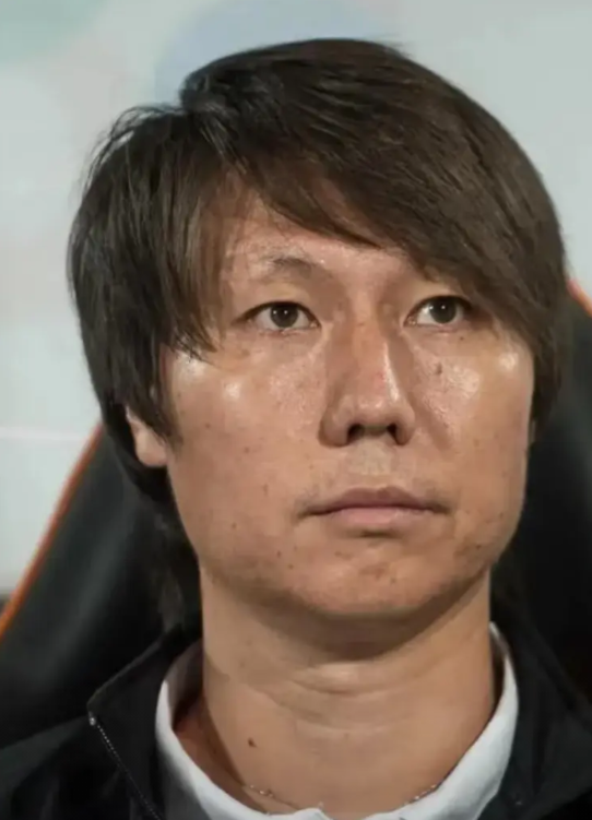 李铁安心服刑吧，别挣扎了二审维持原判20年，考虑到他在2022年11月就已经