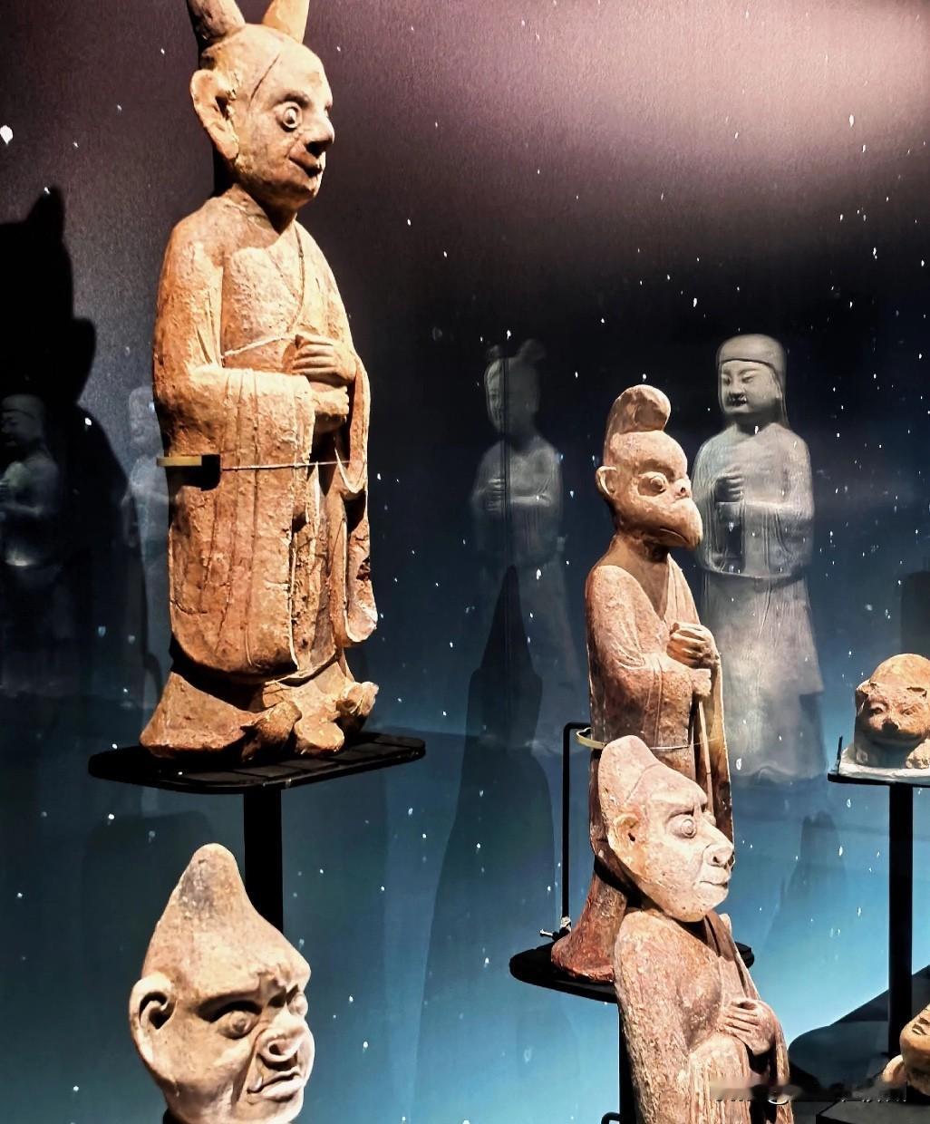 福建博物馆面向全社会征集文物，这事被网友们喷惨了，主要原因是，有些网友扒出