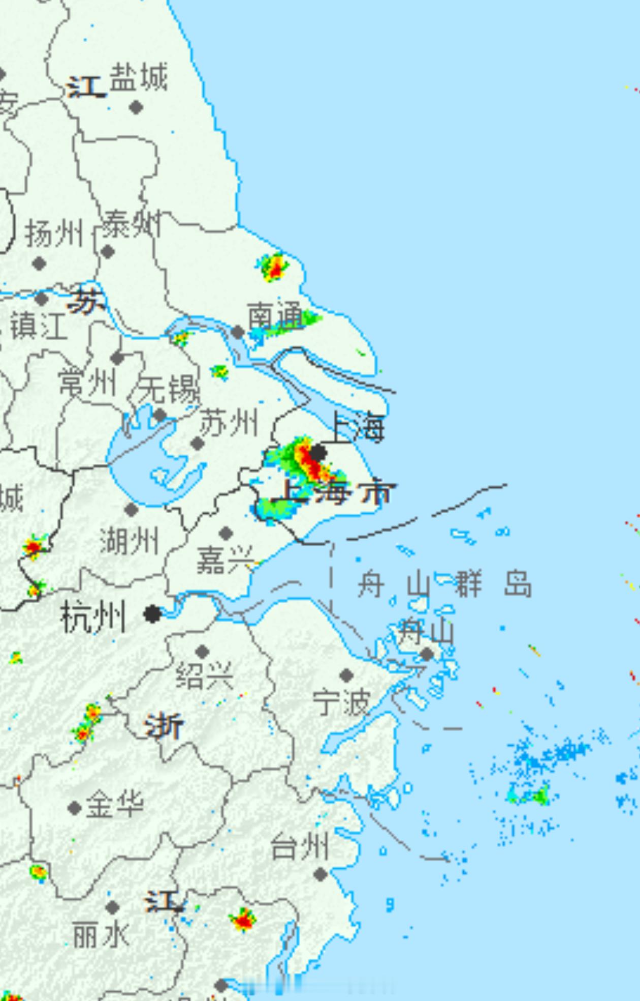 【上海警惕“下开水”】今天，上海高温闷热持续，但午后局地开始出现对流雨，现在中心