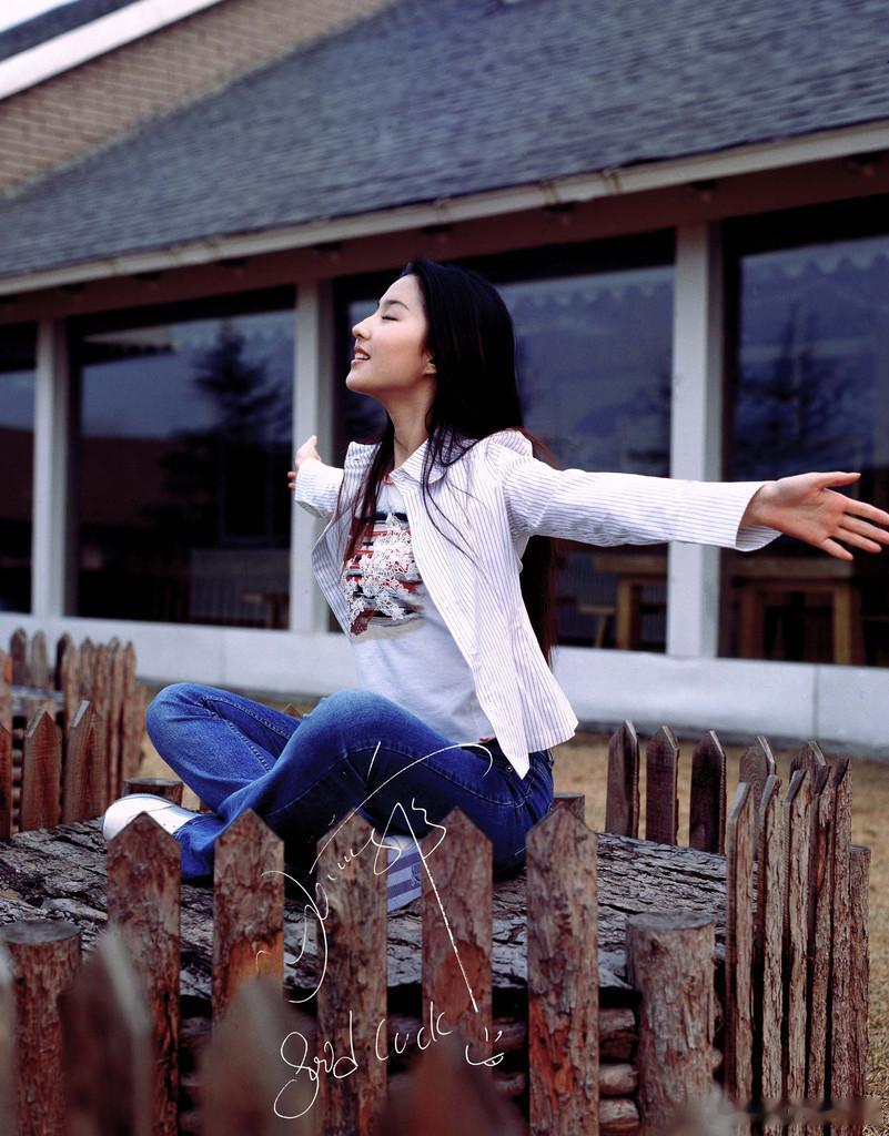 刘亦菲考古｜《GOODLIFE》2010年六月刊封面人物刘亦菲