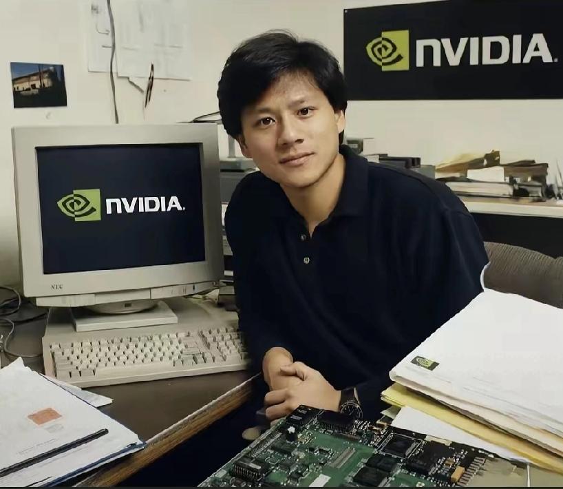 黄仁勋年轻的时候也是好帅👍他现在也非常有型，精神!有点像李彦宏，现在也很帅